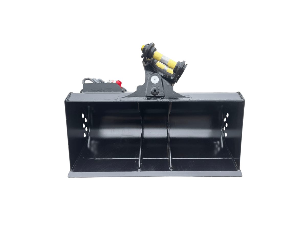 Bedrock hydraulic tilt ditch cleaning bucket